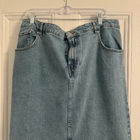 NWOT ASOS Curve Denim Midi Skirt in Mid Blue - Picture 7 of 7